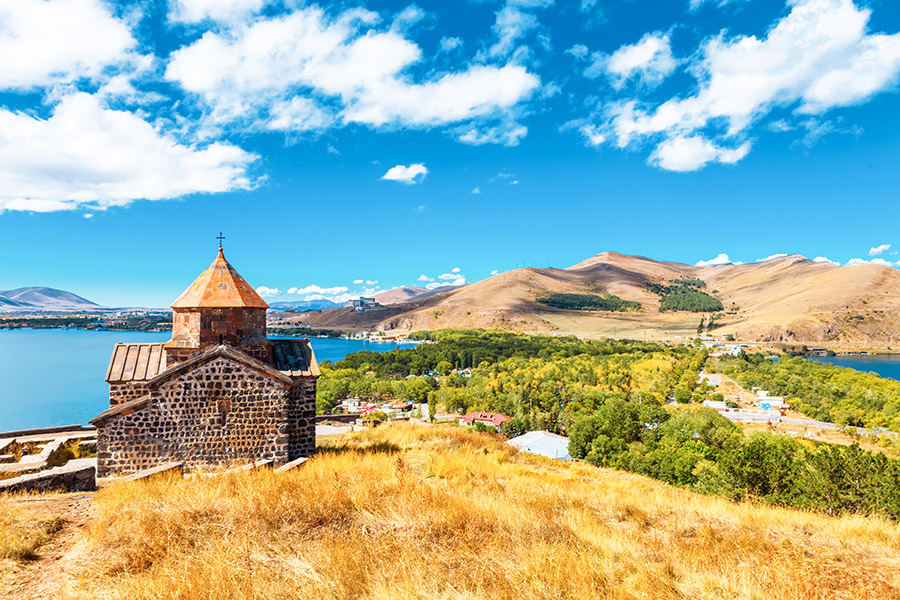 Kolejny klasztor w Armeni, z którego rozciąga się panoramiczny widok na doline